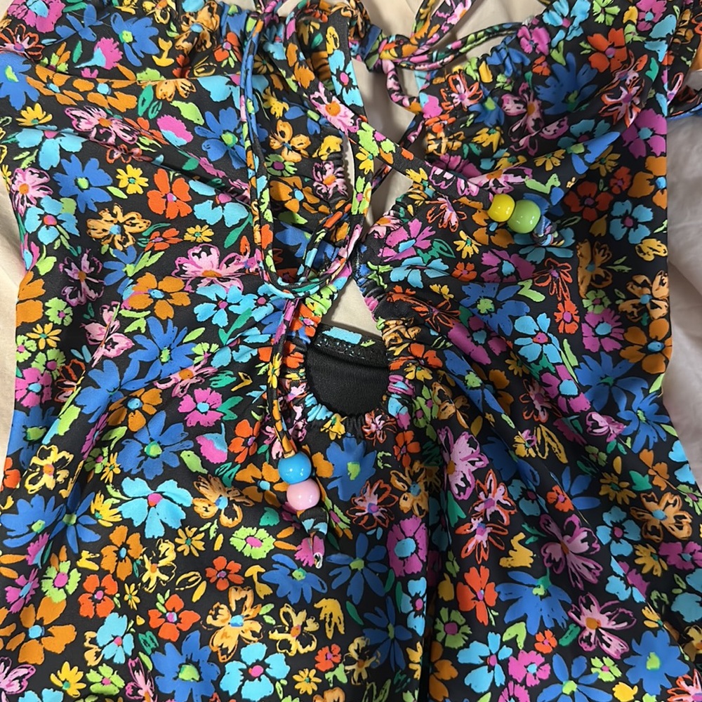 Ghanda ditsy floral one piece with beads size 8 - Picture 2 of 4